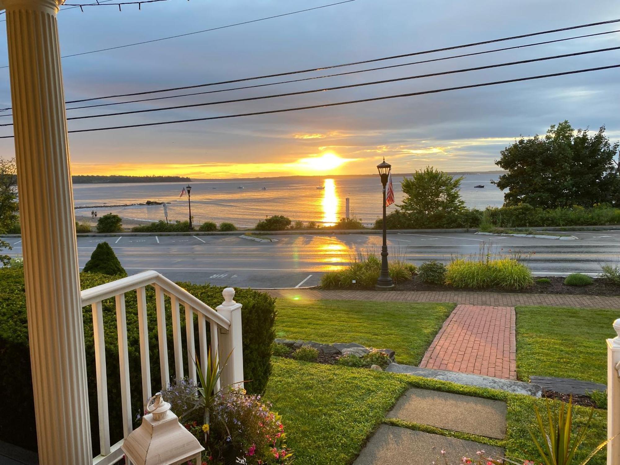 Spouter Inn Bed & Breakfast Lincolnville Exterior photo